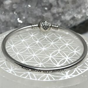Pandora Moments Silver Heart Of Winter Ball Clasp Bangle 925